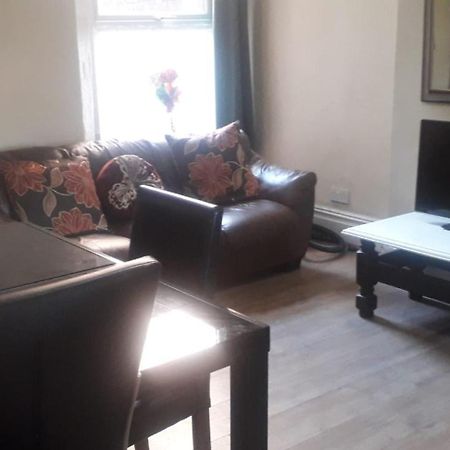 Bright Home Guest House Salford  Zewnętrze zdjęcie