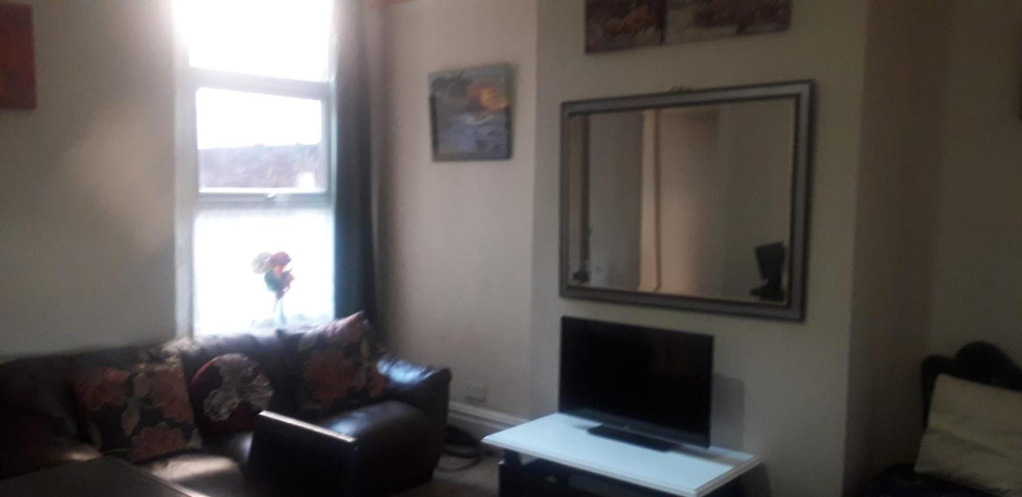Bright Home Guest House Salford  Zewnętrze zdjęcie